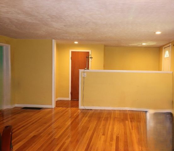 845 Stafford, Leicester, MA 01524