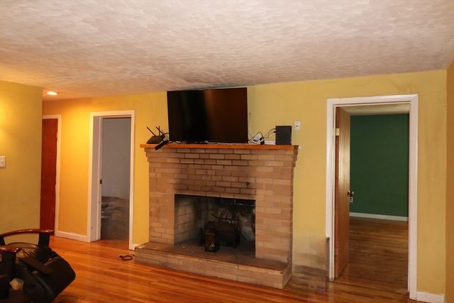 845 Stafford, Leicester, MA 01524