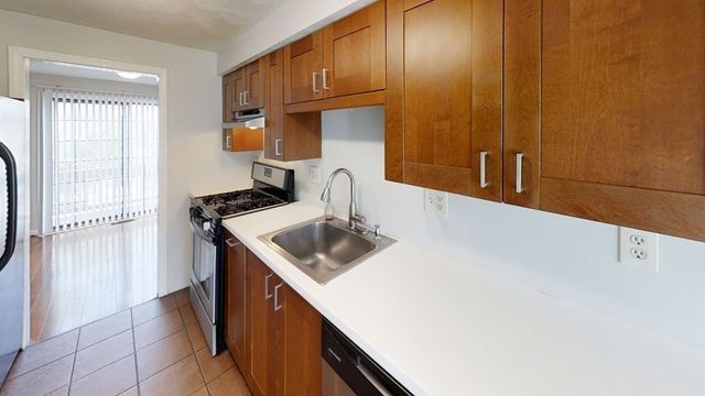 270 Apache Way 270, Tewksbury, MA 01876
