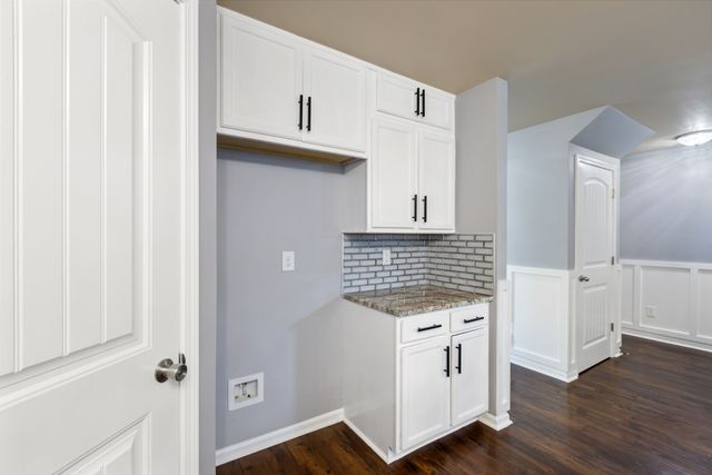 1240 Oxford Village Cv, Columbia, TN 38401