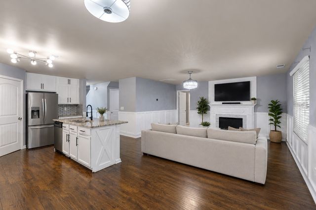1240 Oxford Village Cv, Columbia, TN 38401