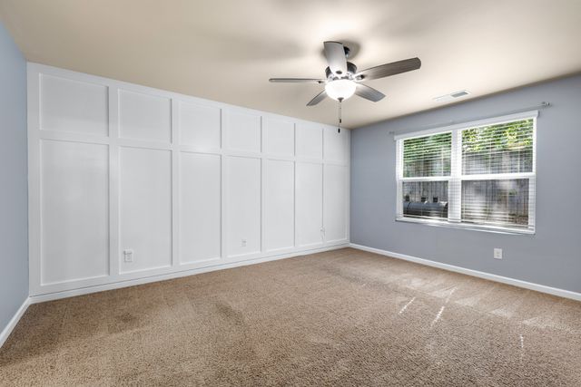 1240 Oxford Village Cv, Columbia, TN 38401