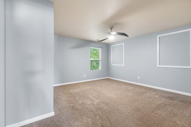 1240 Oxford Village Cv, Columbia, TN 38401