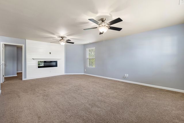 1240 Oxford Village Cv, Columbia, TN 38401