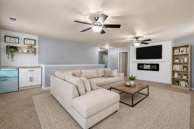 1240 Oxford Village Cv, Columbia, TN 38401