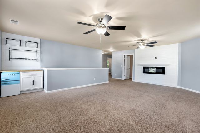 1240 Oxford Village Cv, Columbia, TN 38401
