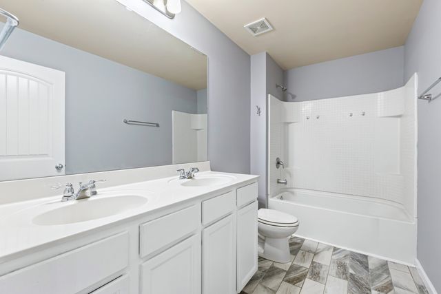 1240 Oxford Village Cv, Columbia, TN 38401