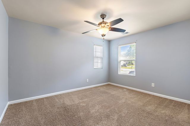 1240 Oxford Village Cv, Columbia, TN 38401