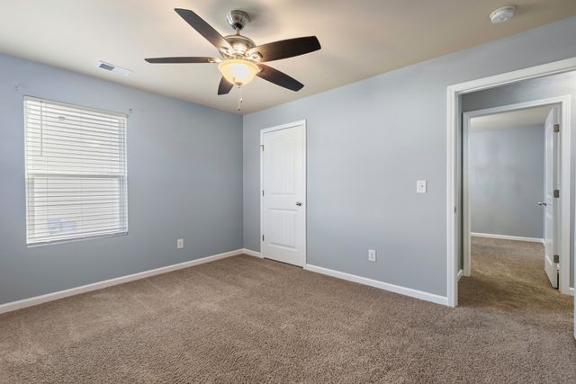 1240 Oxford Village Cv, Columbia, TN 38401