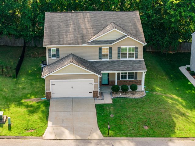 1240 Oxford Village Cv, Columbia, TN 38401