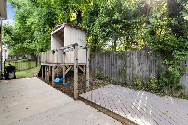 1240 Oxford Village Cv, Columbia, TN 38401