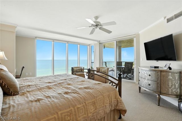 20 Seagate DR 803, Naples, FL 34103
