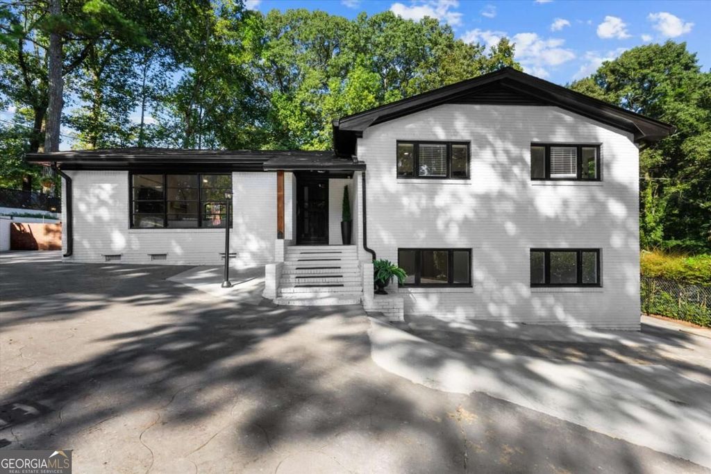 2546 Skyland Trail NE, Atlanta, GA 30319 — photo 2