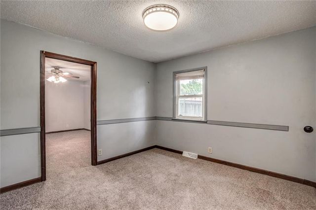 1203 WESTERN Street, Leavenworth, KS 66048