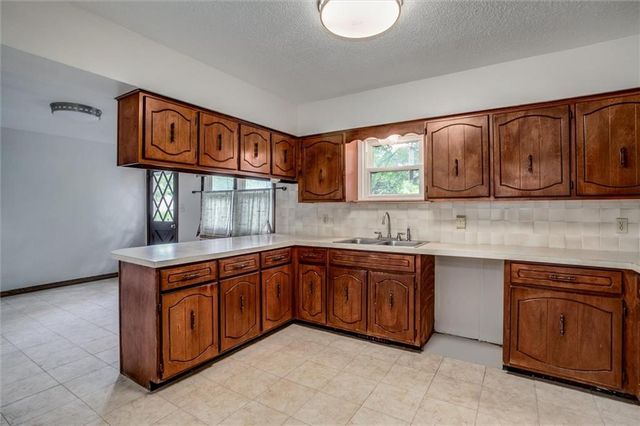 1203 WESTERN Street, Leavenworth, KS 66048