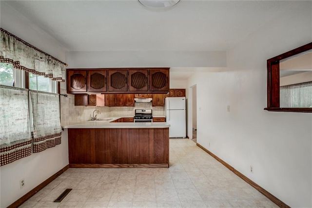 1203 WESTERN Street, Leavenworth, KS 66048