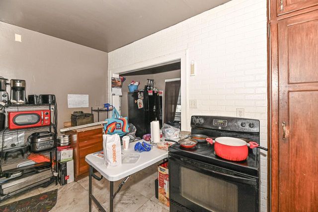 5432 N 41st STREET, Milwaukee, WI 53209