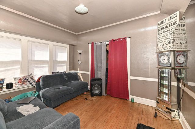 5432 N 41st STREET, Milwaukee, WI 53209