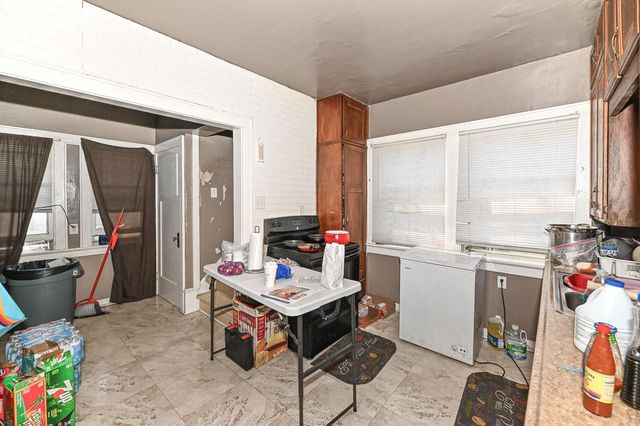 5432 N 41st STREET, Milwaukee, WI 53209
