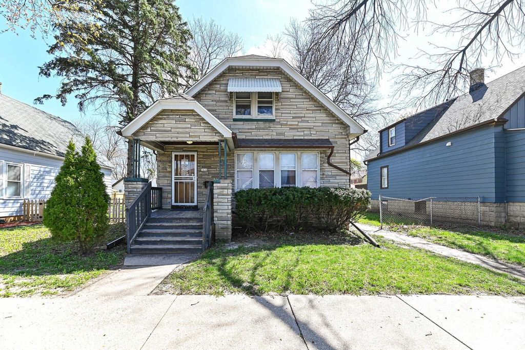 5432 N 41st STREET, Milwaukee, WI 53209