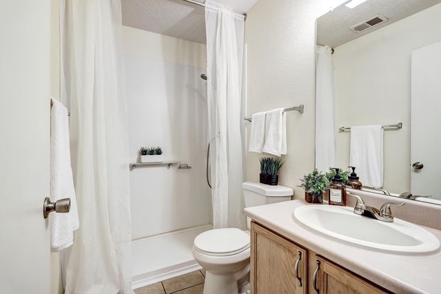 505 Cimarron Meadows Drive NE, Rio Rancho, NM 87144