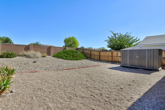 505 Cimarron Meadows Drive NE, Rio Rancho, NM 87144
