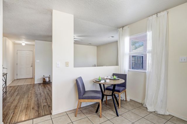 505 Cimarron Meadows Drive NE, Rio Rancho, NM 87144
