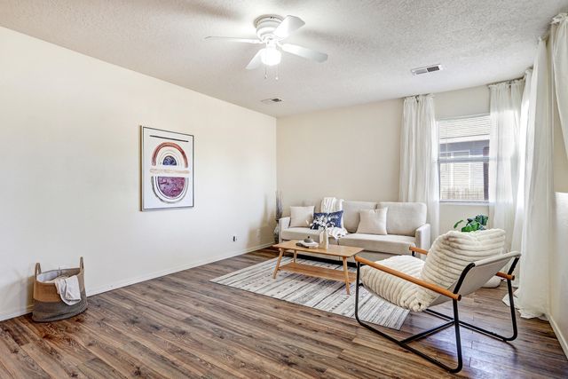 505 Cimarron Meadows Drive NE, Rio Rancho, NM 87144