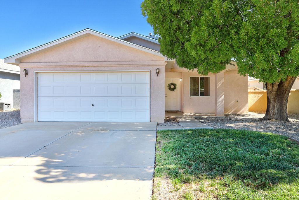 505 Cimarron Meadows Drive NE, Rio Rancho, NM 87144