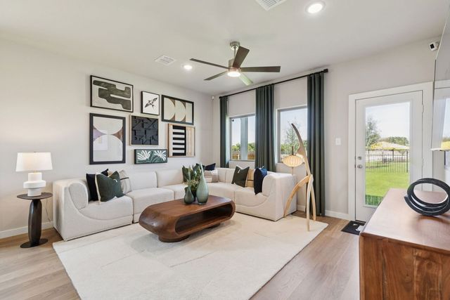 913 Abalone Avenue, Fort Worth, TX 76052