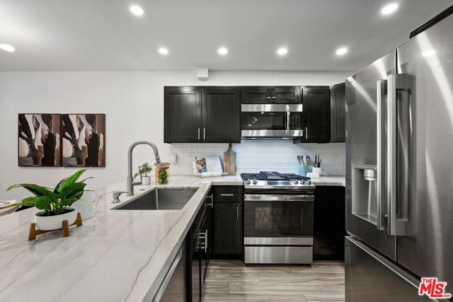 11230 Peach Grove Street 208, Los Angeles, CA 91601