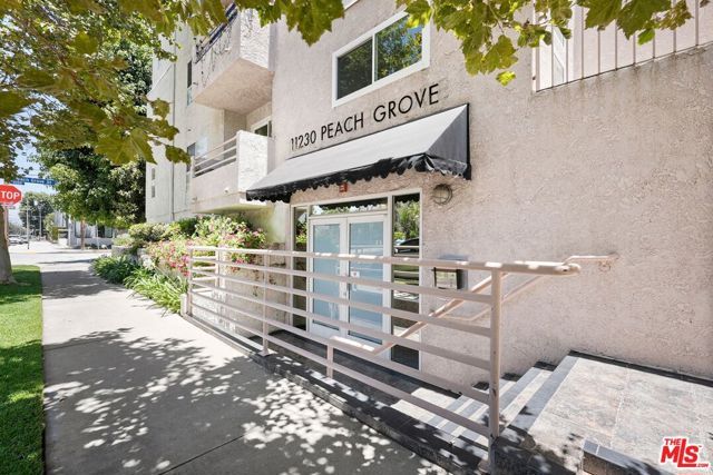 11230 Peach Grove Street 208, Los Angeles, CA 91601