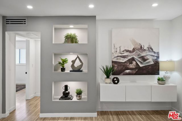 11230 Peach Grove Street 208, Los Angeles, CA 91601