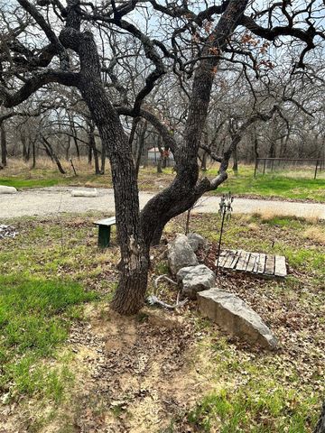 647 County Road 3657, Springtown, TX 76082