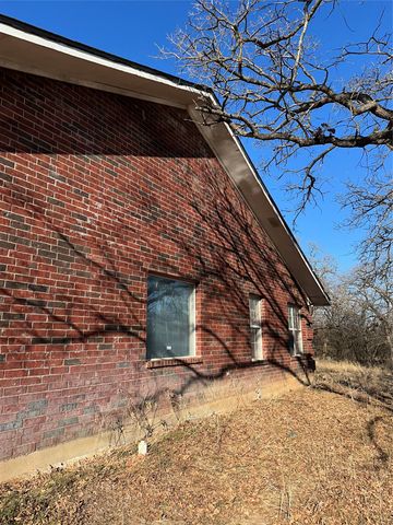 647 County Road 3657, Springtown, TX 76082