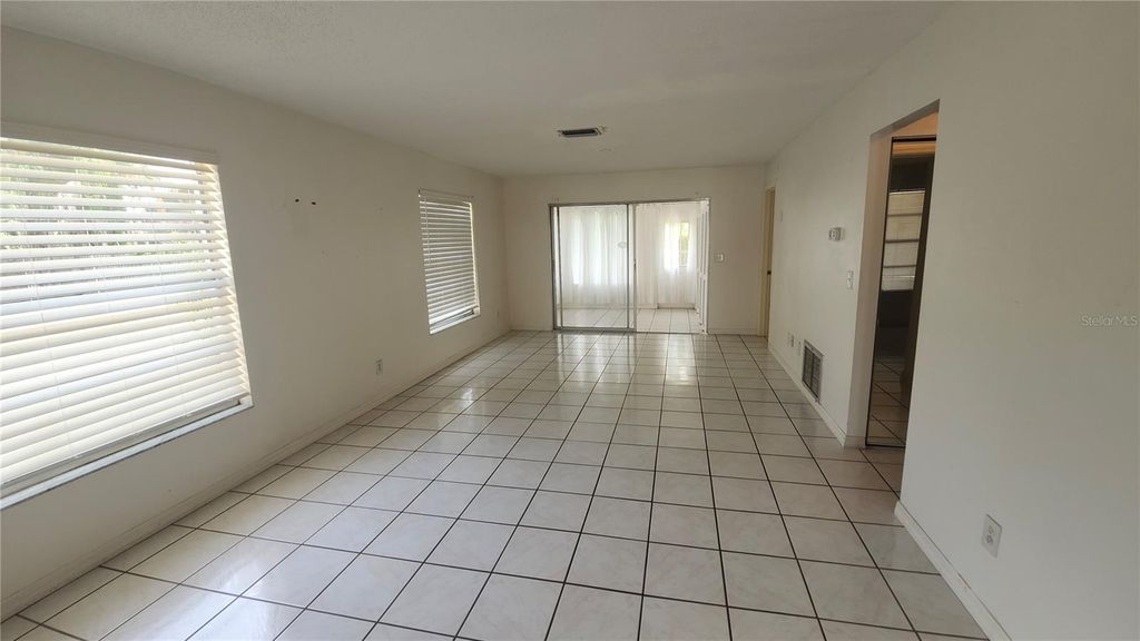 Image 4 of property listing at 4007 78TH STREET W, Bradenton, FL 34209