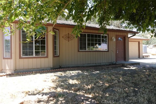 7950 Blue Moon Road, Paso Robles, CA 93446