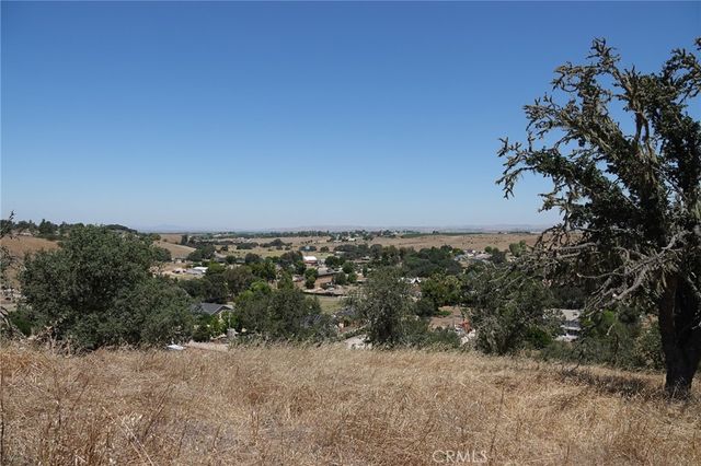 7950 Blue Moon Road, Paso Robles, CA 93446