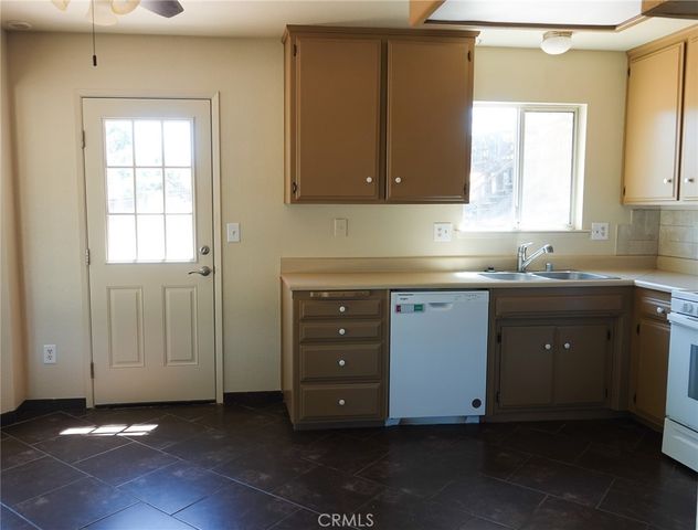 7950 Blue Moon Road, Paso Robles, CA 93446