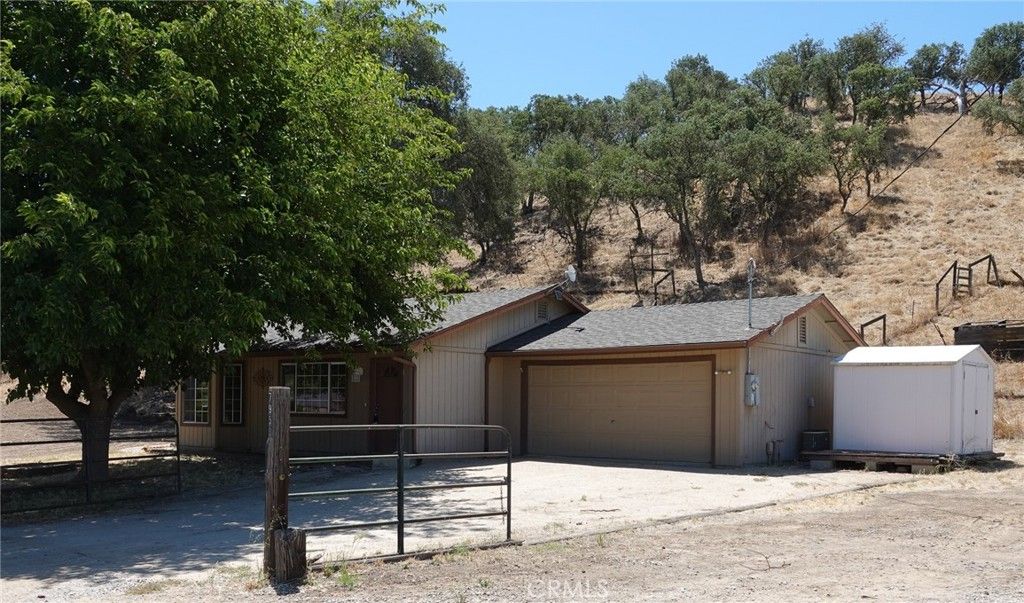 7950 Blue Moon Road, Paso Robles, CA 93446