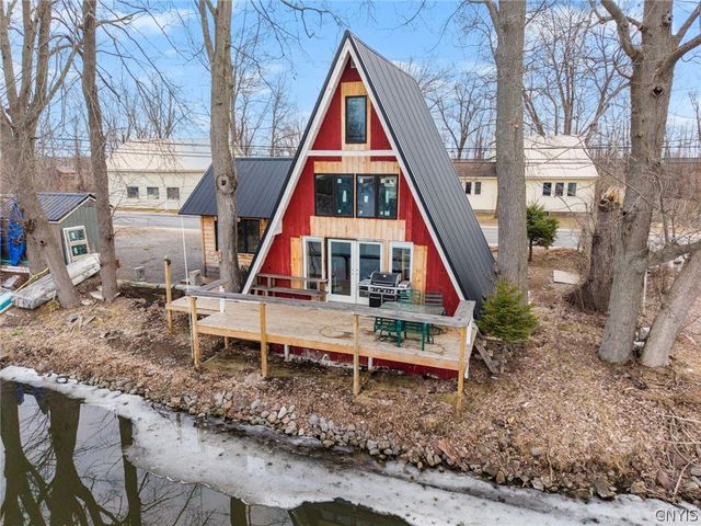 432 County Route 12, Schroeppel, NY 13132