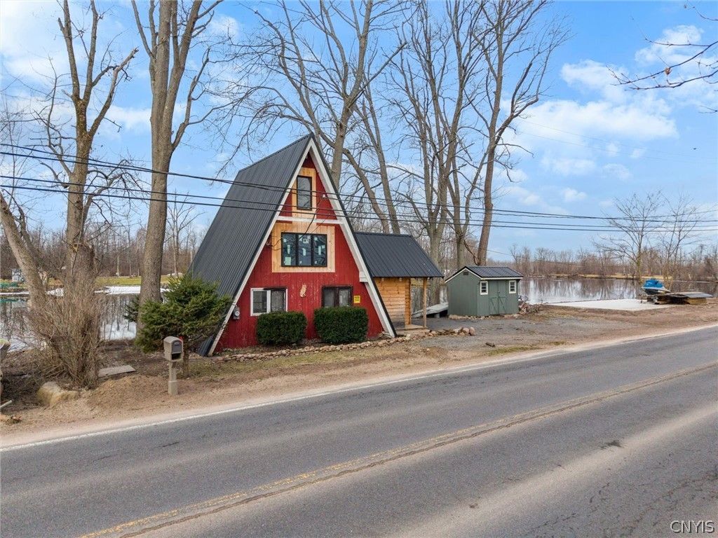 432 County Route 12, Schroeppel, NY 13132