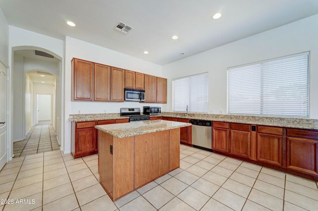 9022 E HOBART Street, Mesa, AZ 85207