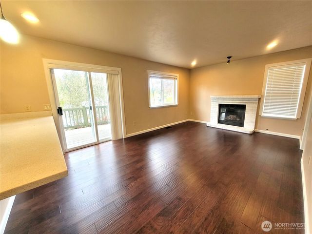 37434 18th Ave S, Federal Way, WA 98003