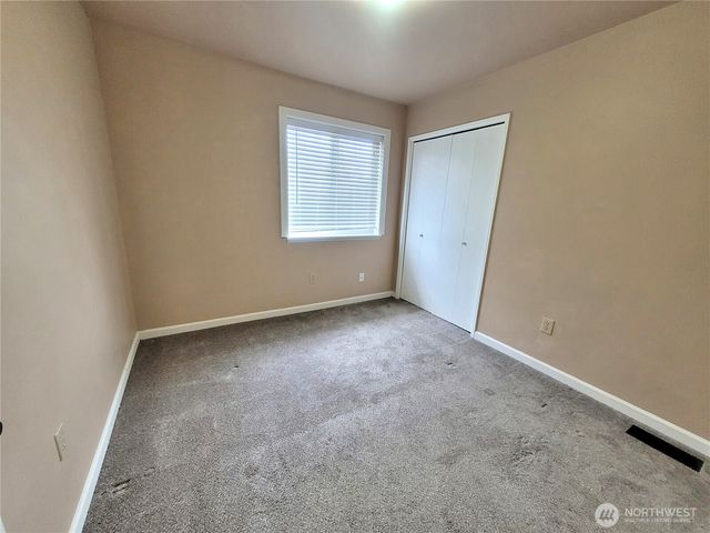 37434 18th Ave S, Federal Way, WA 98003