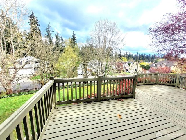 37434 18th Ave S, Federal Way, WA 98003