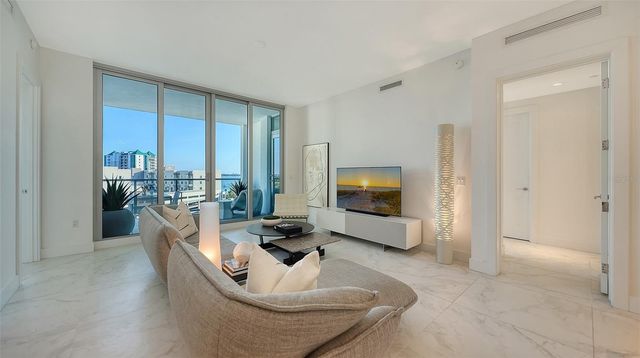 111 S PINEAPPLE AVENUE 1013, Sarasota, FL 34236