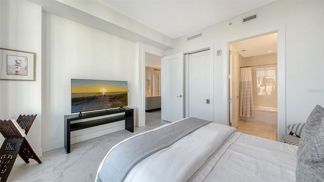 111 S PINEAPPLE AVENUE 1013, Sarasota, FL 34236