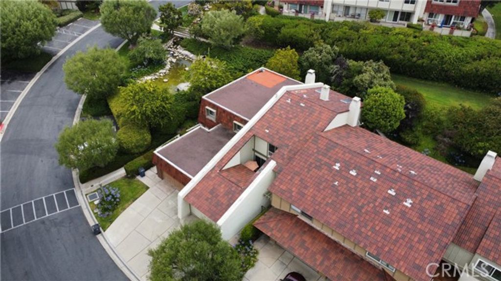 84 Cresta Verde Drive, Rolling Hills Estates, CA 90274