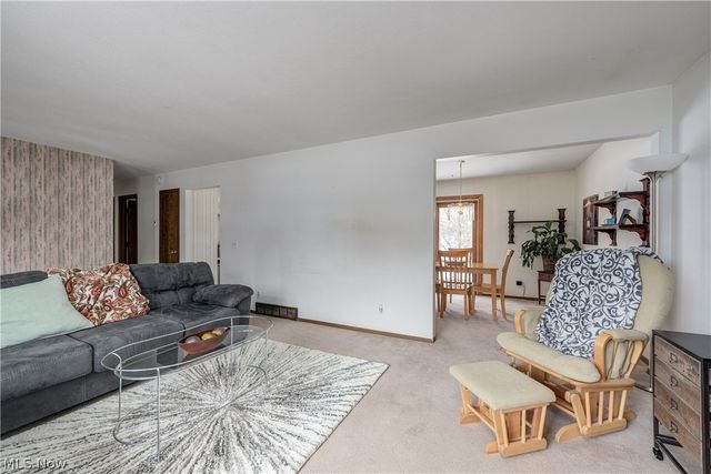 3811 Bramblewood Drive, Brunswick, OH 44212